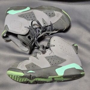 Nike Air Jordan 6 Retro Gray sneakers Kids Size 11C "Green Glow" Leather Nubuck